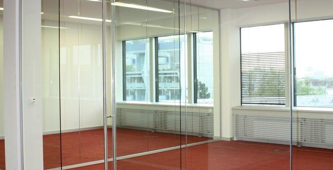 Moderne Büros dank flexibler Glaswände