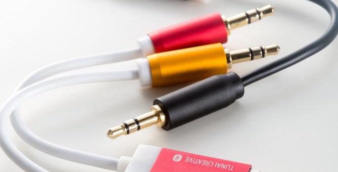 Tunai Firefly neuer, kleiner, stylischer Plug&Play Bluetooth Musik Receiver im USB-Stecker Format – Gewicht nur 10g