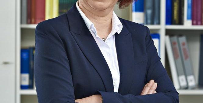 Neue Geschäftsführer der Faurecia Automotive GmbH: Gabriele Herzog folgt auf Annette Stieve, Gilles Corbel übernimmt von François Tardif