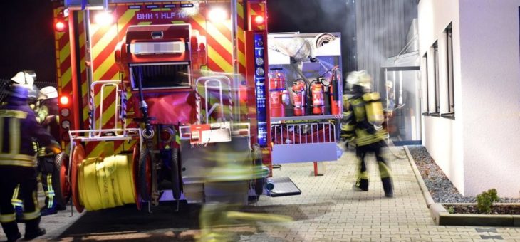 Freiwillige Feuerwehr probt  bei B+S für den Ernstfall