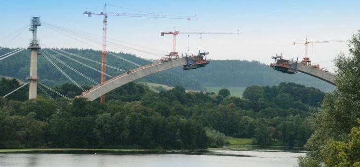 Mit dem Zug in Höchstgeschwindigkeit durch den Thüringer Wald