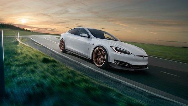 NOVITEC veredelt den Tesla S reifen: Pirelli P Zero