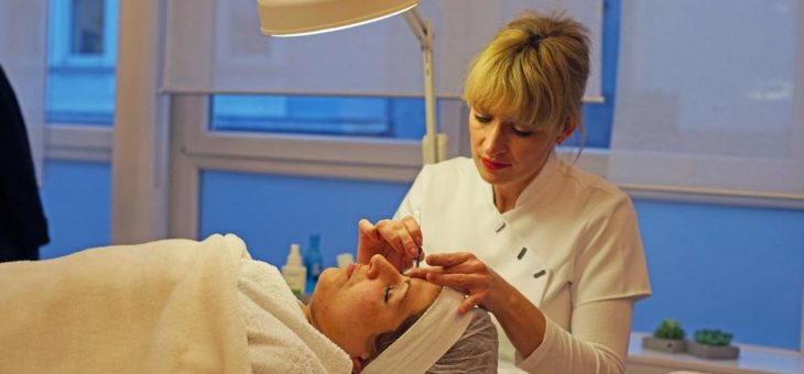 Kurzzeitausbildung in der Kosmetik über 4 Wochen – die Kosmetikschule Schäfer in Gießen/Hessen hat eine fundierte Kosmetikausbildung im Angebot