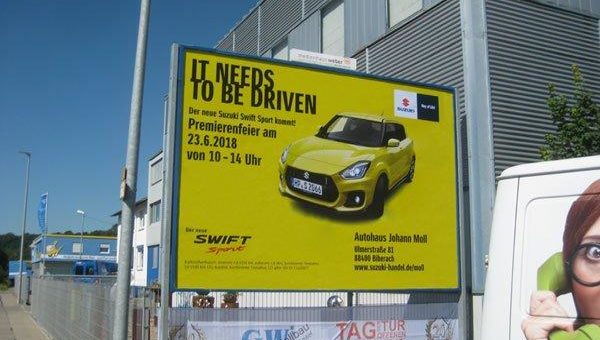 Autohaus Johann Moll setzt auf Außenwerbung