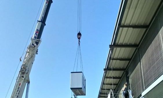 Neuer Computertomograph kommt mit 2000-Tonnen-Kran
