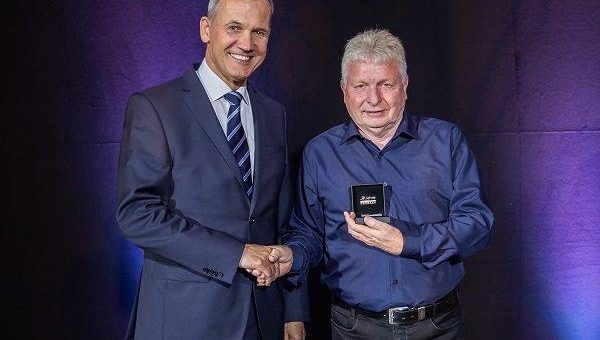 Pirelli Deutschland ehrt 49 Jubilare