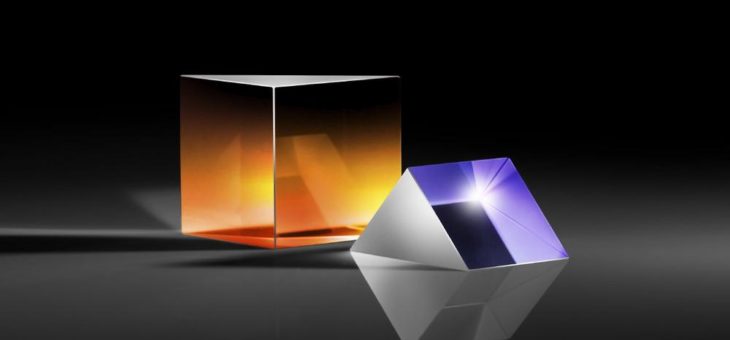 TECHSPEC® Rechtwinklige Nd:YAG λ/20 Laserlinien-Prismen aus UV Quarzglas zur Strahllenkung