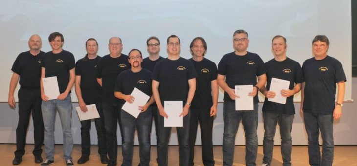 Fernstudium IT-Analyst: Erste Absolventen feiern erfolgreichen Studienabschluss