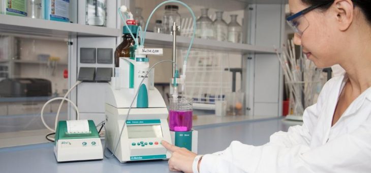 Neues berufsbegleitendes Fernstudienangebot: Industriepharmazie (B.Sc.)