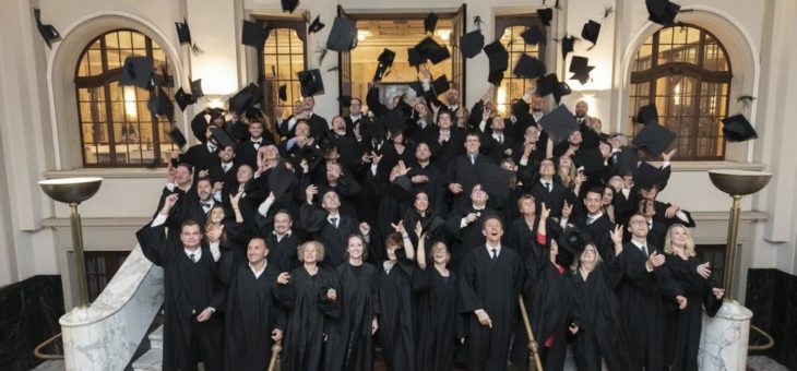Geschafft! 66 stolze MBA-Absolventen feiern ihren Studienabschluss