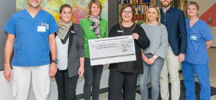 Die Karlsruher Filiale der Sparda Bank spendet 3.000 Euro