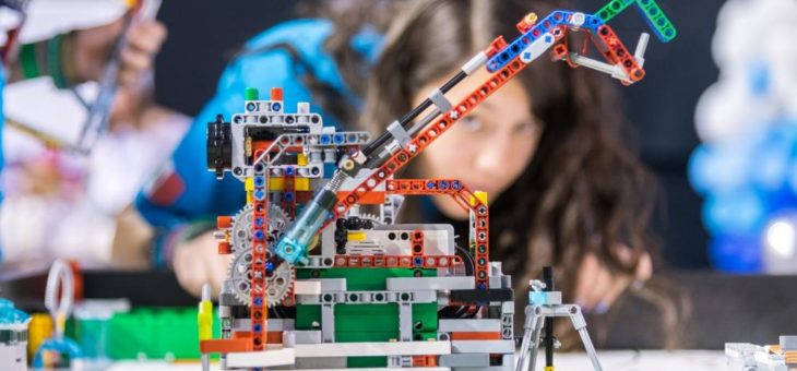 Galaktische Roboter und spanndende Forschungen beim FIRST® LEGO® League Finale in Bregenz