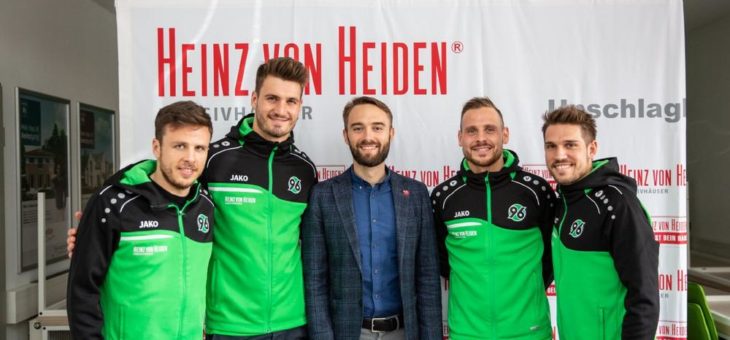 Die Roten in der Heinz von Heiden-Traumhauszentrale