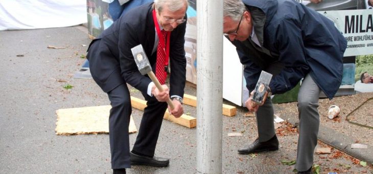 Symbol „Maibaum“ als Zeichen des Maimarkts 2019 übergeben