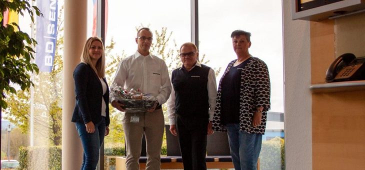 BD|SENSORS begrüßt 100. Mitarbeiter in Thierstein