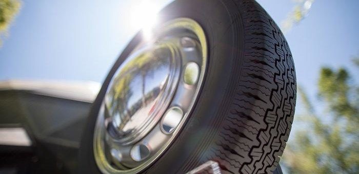 Pirelli stattet klassische Autos bei der Villa d’Este mit markierten Reifen aus