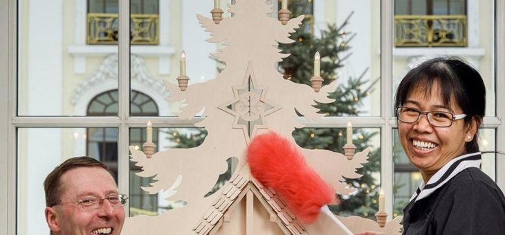 Schwibbbögen und Nussknacker – Mitten im Sommer weihnachtet es im Taschenbergpalais