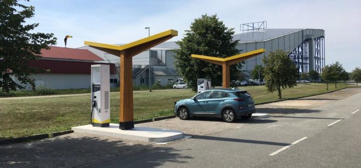 Fastned eröffnet Schnellladestation am Van der Valk Hotel Hamburg-Wittenburg