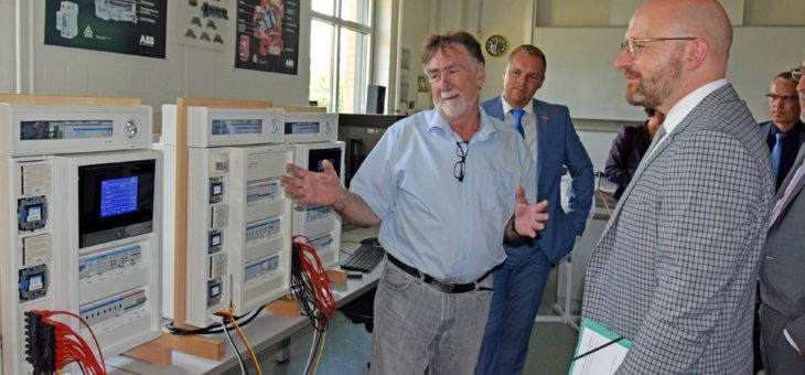 Handwerk 4.0: Staatssekretär Thomas Kralinski würdigt Fortschritte des Handwerks auf dem Weg in die Digitalisierung – Handwerkskammer und Partner unterstützen Unternehmer