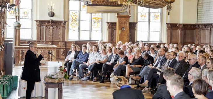 Bachelor-Urkunden für angehende Verwaltungsbeamtinnen und Verwaltungsbeamte