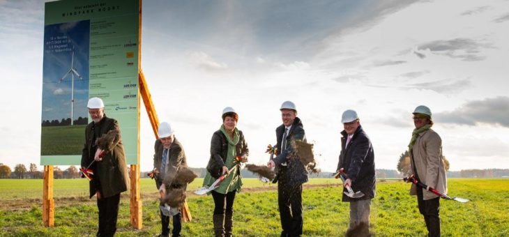 Symbolischer Spatenstich für Windpark Hoort