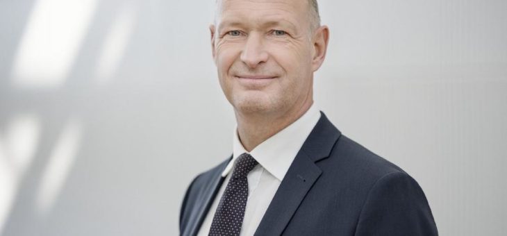 FMG ab kommendem Jahr unter neuer Führung:  Designierter Flughafenchef Jost Lammers von Finanzminister Albert Füracker vorgestellt