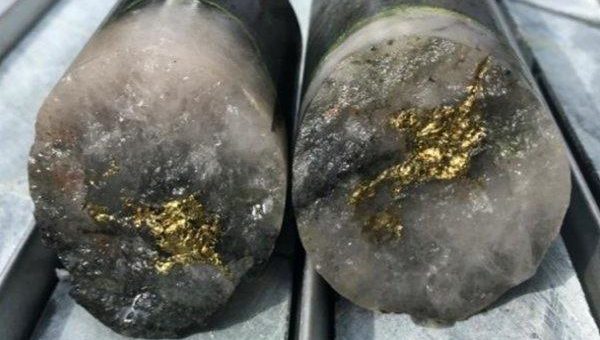 Amani Gold erbohrt starke Goldgehalte auf Kebigada