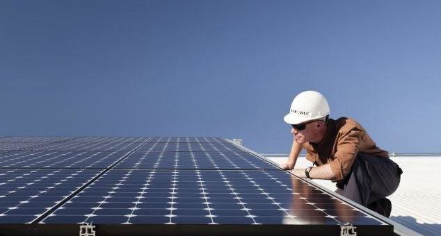 SunPower fuer Industrie & Gewerbe – 25 Jahre Garantie