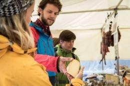 Aktivurlauber schwingen den Kochlöffel