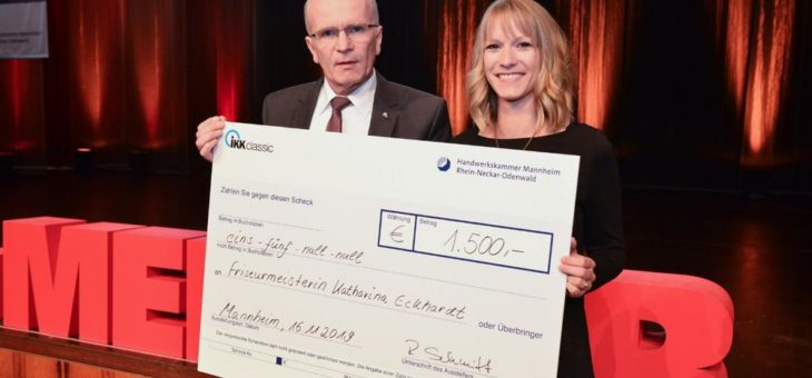 Meisterfeier: Preis der IKK Classic an Friseurmeisterin Katharina Eckhardt