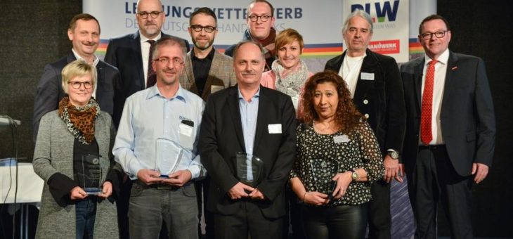 Sieben ausgezeichnete Ausbildungsbetriebe erhalten Ausbildungs-Stele 2019