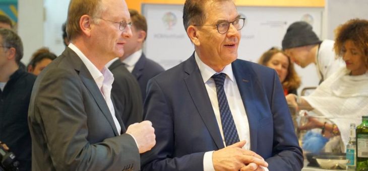 Lungen der Erde schützen: Eine-Welt-Programm der Grünen Woche eröffnete mit Engagement prominenter World Vision-Unterstützer für Wälder