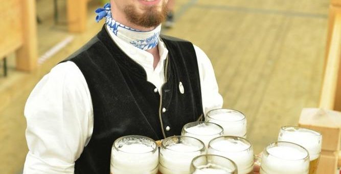 Gäubodenvolksfest: Moderater Bierpreis sorgt auch 2019 für beste Stimmung