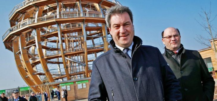 Hoch hinaus: Bayerns Ministerpräsident eröffnet die größte „Erlebnisholzkugel“ der Welt
