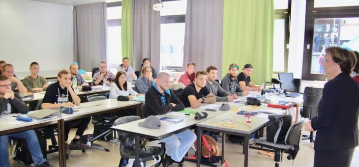 Bayerns größter Weiterbildungscampus: Neue Jobperspektiven für Flüchtlinge und Bildungs-Know-how aus dem Freistaat als „Exportschlager“