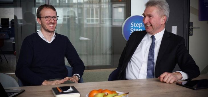 Mit KI zum richtigen Job: Wirtschafts- und Digitalminister Prof. Dr. Andreas Pinkwart besucht Jobplattform StepStone