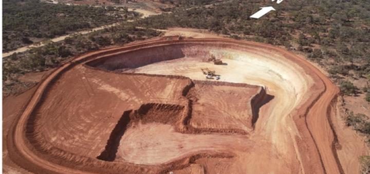 RNC Minerals stößt bei Gesteinsproben auf sichtbares Gold