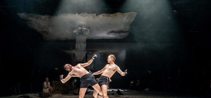 „Der Boxer“ – Die Thalia-Inszenierung der polnischen Regisseurin Ewelina Marciniak ist eingeladen zum 16. Festival „Radikal jung“ in München