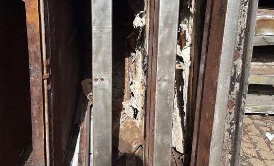 Unsere fahrende Schrotthändler holen ihren Schrott in Königswinter