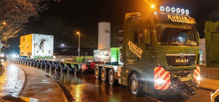 Riese auf Reisen: Erste von zwei neuen Gasturbos erreicht Energiestandort Süd