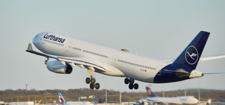 Erste Passagiermaschine voller Luftfracht in Frankfurt gelandet