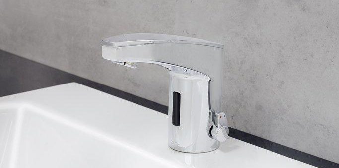 Berührungslos und hygienisch Hände waschen