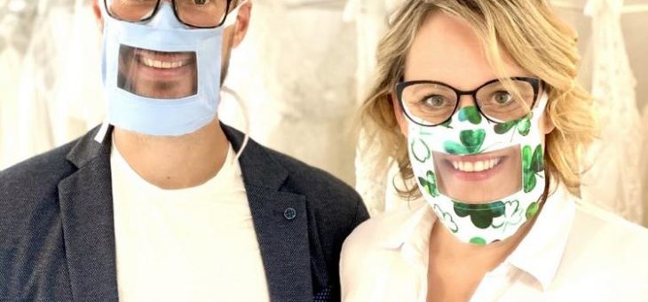 Hörakustikmeister und Modedesignerin entwickelten waschbare Mund-Nasen-Masken mit Sichtfenster