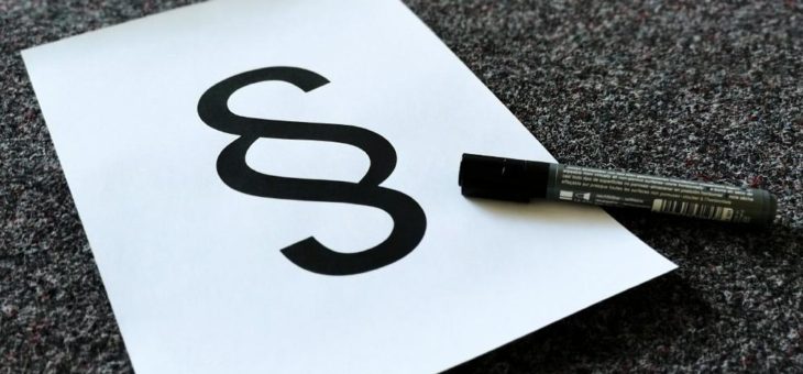 Beim Laub von Nachbars Garten kommt es auf Grenzabstand an