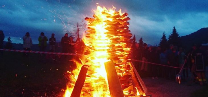 Wildschönau begrüßt den Sommer am 20. Juni mit Abendfahrt und Sonnwendfeuer