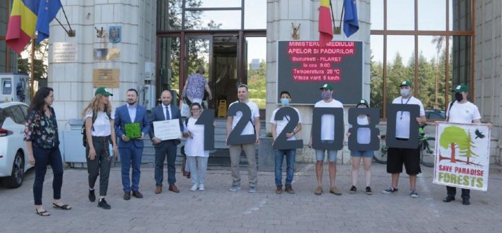Petition zur Rettung der rumänischen Paradieswälder übergeben
