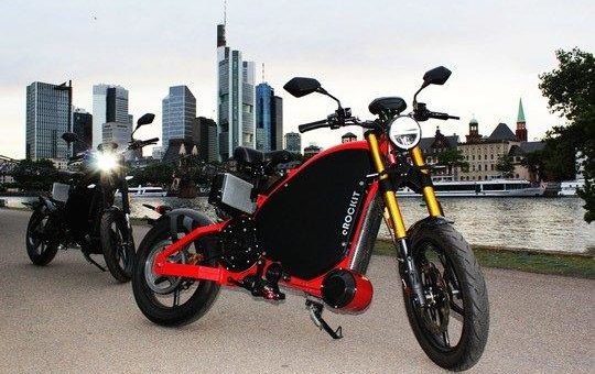 Pedale mit Power: Elektromotorrad eROCKIT erstmals in Frankfurt