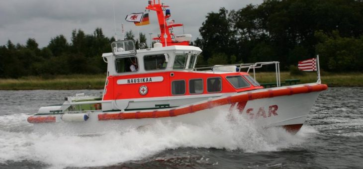 Seenotretter im Einsatz für schwer verletzten Alleinsegler an der Steilküste von Hiddensee