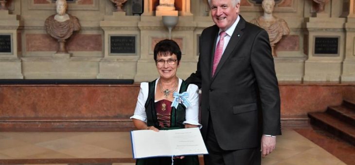 Katharina Wiedemann (STW GmbH) mit Bayerischen Verdienstorden ausgezeichnet