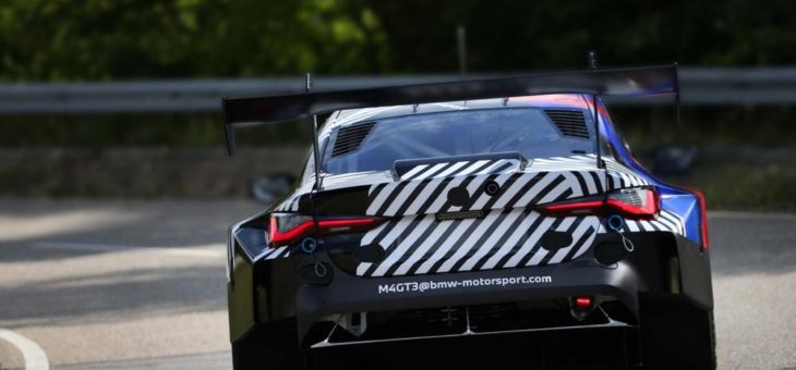 Meilenstein in der Entwicklung: BMW M4 GT3 absolviert Rollout im BMW Group Werk Dingolfing